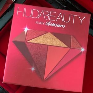 Huda Beauty Ruby Obsession Palette